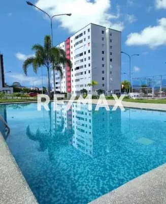 En Alquiler Apartamento en Res. Vista Real Av. Los Agustinos, Pueblo Nuevo.