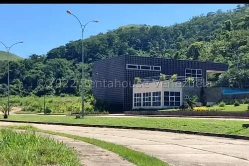 En Venta Parcela De 468 Metros En Exclusiva Urbanización Santa María Del Campo I, Ubicada En Carretera Vieja Guataparo, Vía Hato Royal, Proyecto Activo, Casa Club Con Piscina