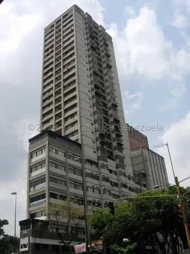 Practica Y Comoda Oficina En Venta - Urb. San Bernandino.