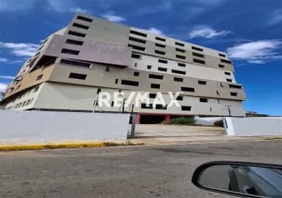APARTAMENTO SEMIAMOBLADO EN LUXUS