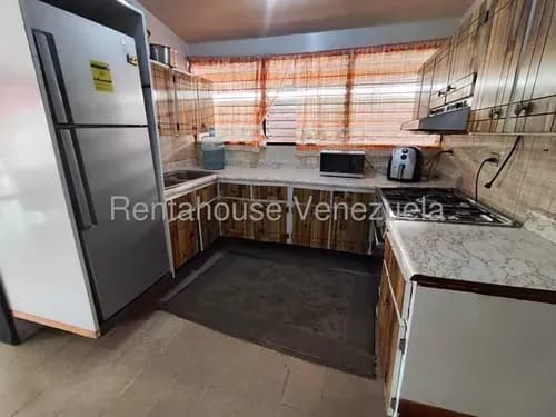 Kc.g #25-19148 Bella Casa En Venta Con Excelente Mantenimiento Y Muy Bien Conservada Ubicada En Carrizal, Urbanización Altos De Corralito