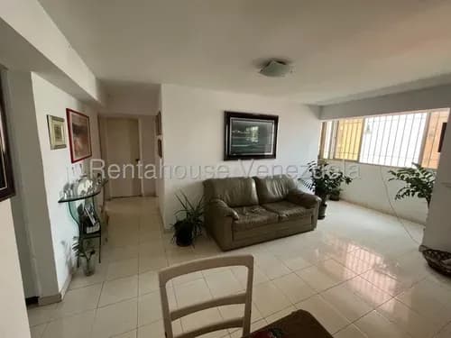 Venta De Cómodo Apartamento Ubicado En La Urbanización Bello Monte Cerca De Chacaíto #26-20536