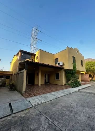 Vendo Amplio Y Espectácular Town House En Mañongo Planta 100% (cr)