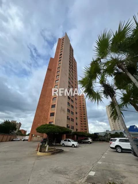 Alquilo Apartamento en Torre Europa