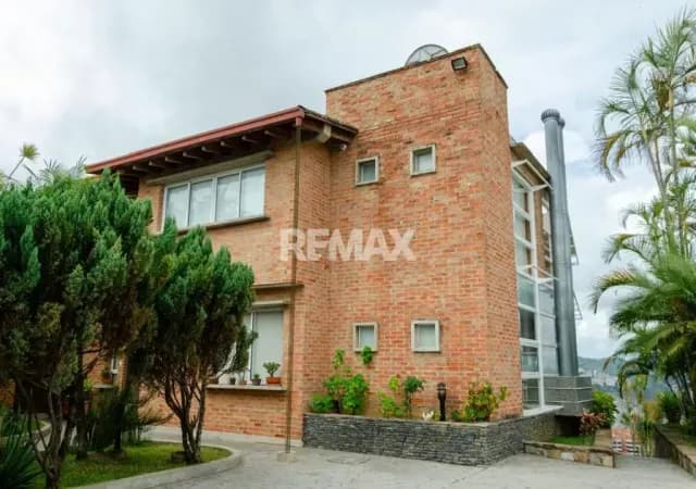 Venta de quinta, 1950 mtrs, Urb. Los Naranjos