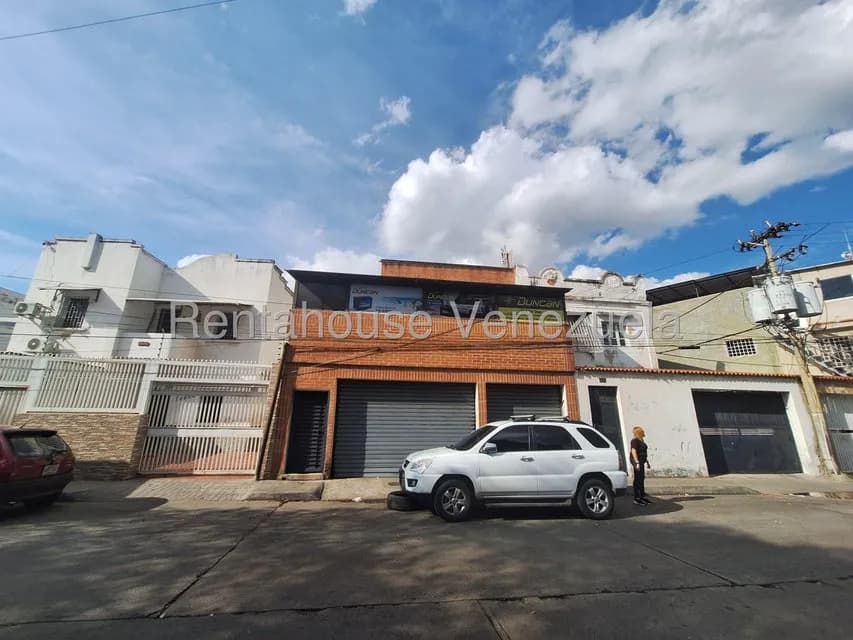 Casa (Multipes Niveles) en Venta en Los Rosales, Distrito Metropolitano