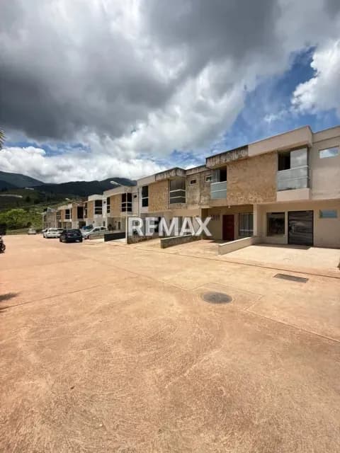 En venta 4 casas en Obra Gris en la Urbanización Cantarrana Suite(N° 28