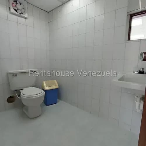 # 26-12858 Oficina En Alquiler Al Este De Barquisimeto,lara Gm ??