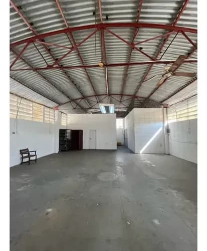 Edificio Comercial / Industrial En Los Ruices