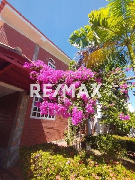 Gran casa estilo inglés en venta en Costa Azul, isla de Margarita