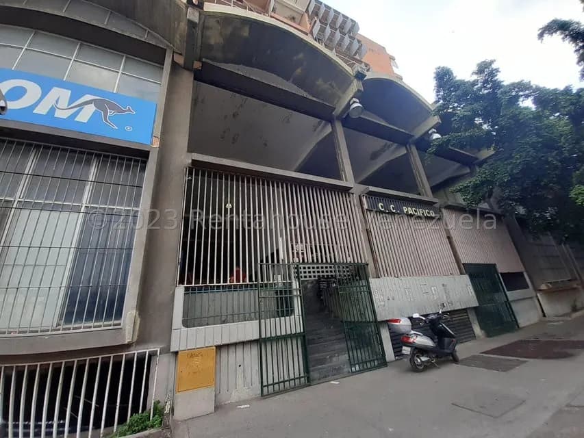 Comercial (Oficina) en Venta en Avenida Bolivar, Aragua