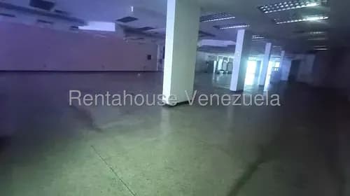 Yb Se Ofrece En Alquiler Local Comercial En La Candelaria #25-24151
