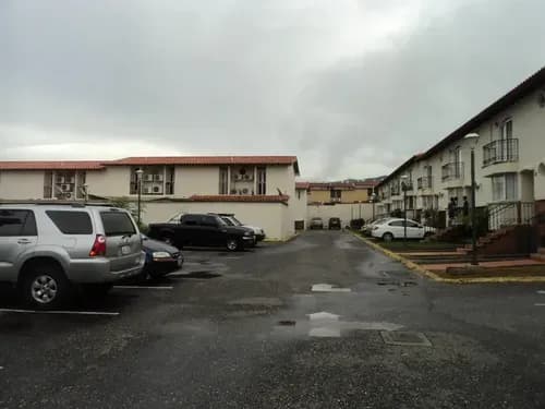 Maritza Lucena Vende Amplio Townhouse De Tres Niveles En Cabudare. Con Vigilancia 24/7, Sótano, En Obra Gris, Para Remodelar A Tu Gusto.