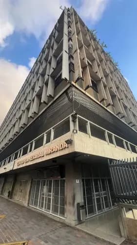 Vendo Oficina Remodelada En Los Ruices Centro Empresarial Miranda