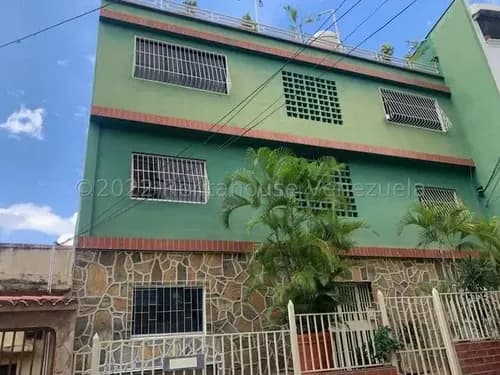 Edificio De 3 Pisos En Venta La California Sur 23-13476