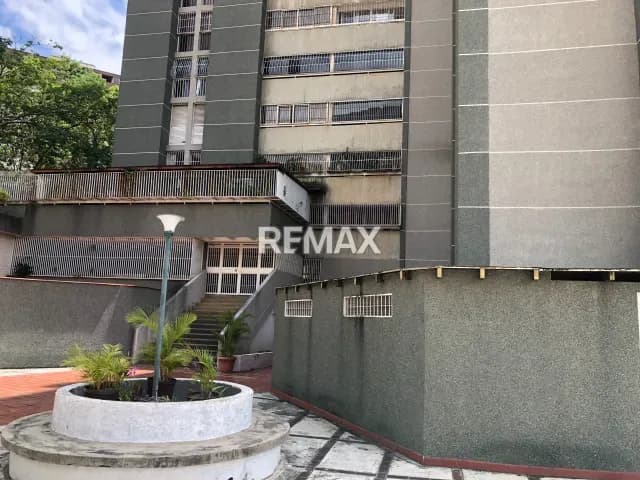 Se vende Apartamento en La Urbina: Impecable Estado, Inspección Oficial de Habitabilidad y Firma Inmediata