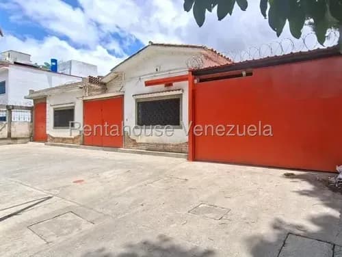 Oportunidad De Adquirir Casa Local Comercial En Venta En Una Zona De Alto Flujo Peatonal, Amplia Casa Muy Bien Distribuida. Ideal Para Consultorios, Showrooms Y Oficinas En El Paraiso Mls #26-18978