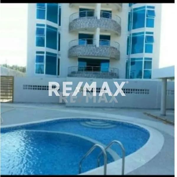 APARTAMENTO EN RESIDENCIAS MARINA BELLA. AV UNIVERSIDAD