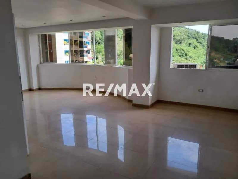 Hermoso Apartamento Ubicado en Residencias Los Girasoles, Sector el Country.