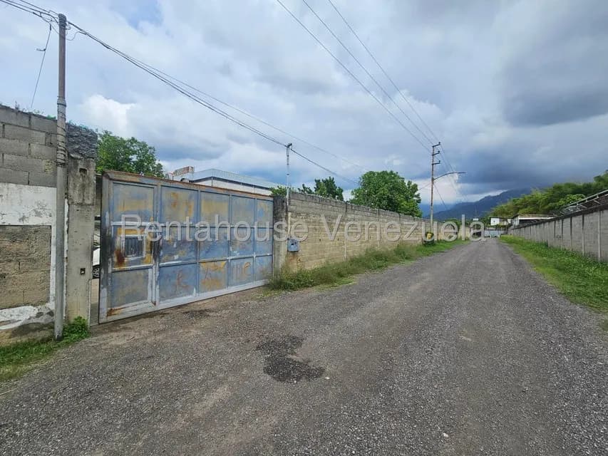 Terreno (Industrial) en Venta en El Marques, Miranda