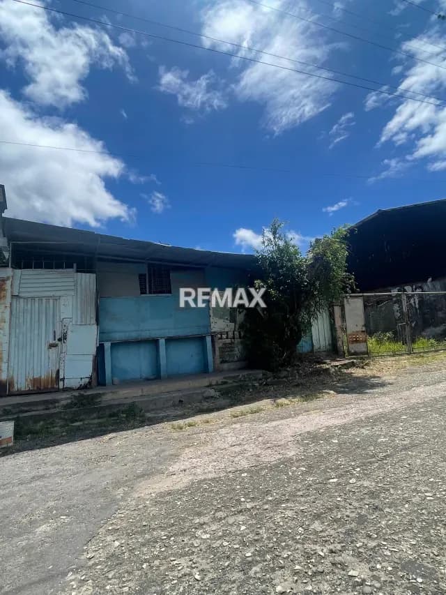 Casa rural más galpón