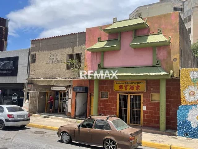 EN VENTA LOCAL COMERCIAL AV 4 DE MAYO (PARA REMODELAR)