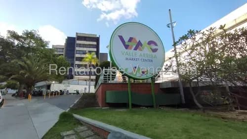 Gran Local Comercial En Nivel Calle C En Alquiler .urb. Colinas De Valle Arriba.