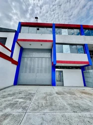 Venta En Paramillo Amplio Galpón. Ia