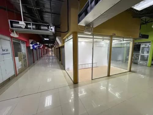 Local Comercial En Venta Remodelado C.c Fin De Siglo Gran Bazar Segunda Planta Jc-lp