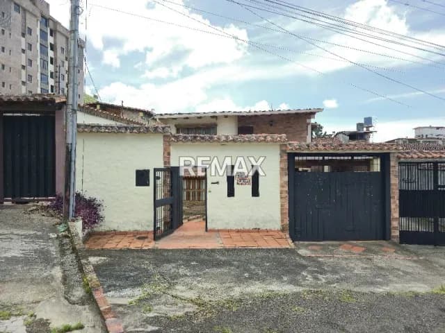 Casa. Venta. poligono de tiro