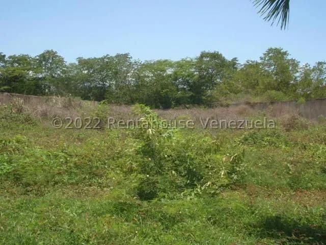 Terreno (Comercial) en Venta en Ciudad Balneario Higuerote, Miranda