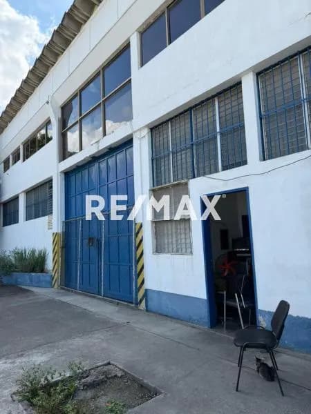 Se vende Complejo industrial de 3 galpones