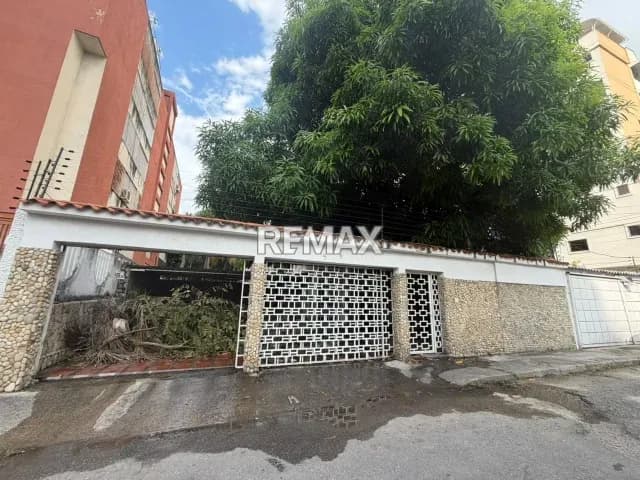 EN VENTA CASA GRAN OPORTUNIDAD DE INVERSIÓN EN LA SOLEDAD!