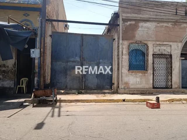 Terreno en venta en la Avenida Padilla, Maracaibo