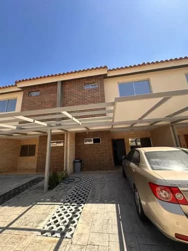 Grey Zuloaga De Inzitu Realtors Vende Townhouse Residencias Villa Fontina Tazajal Naguanagua Solo Clientes Directos