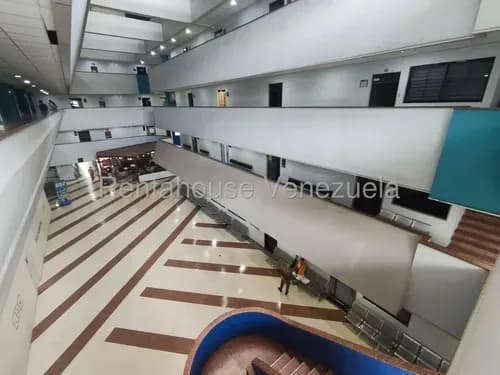 Consultorio En Alquiler Centro Medico Dr.guerra Mendez Una De Las Clinicas Con Mayor Prestigio Trayectoria Y Fluencia De Pacientes,en Pleno Corazon De Valencia Consta De 37mts2