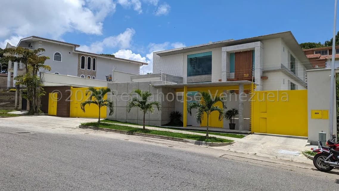 Casa (Duplex) en Venta en Loma Linda, Distrito Metropolitano