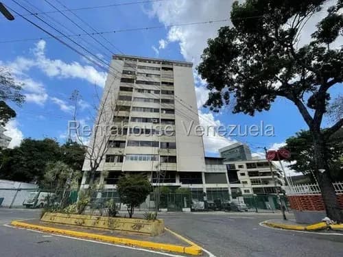 Apartamento En Venta Los Dos Caminos, Frente Al C.c. Milenium En La Calle Paralela A La Av. Romulo Gallegos
