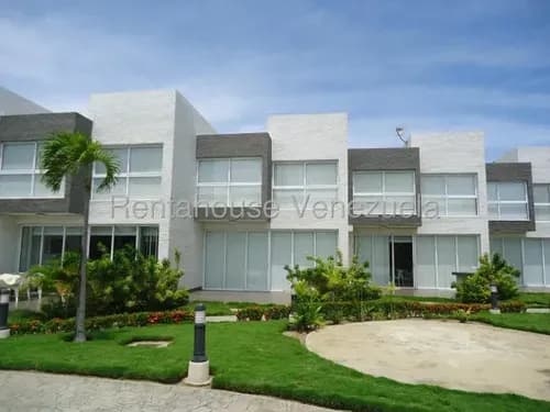 Townhouse En Venta Puerto Encantado Mls #26-493