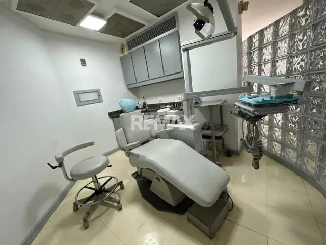 Se alquila Consultorio Odontologico totalmente equipado en Las Mercedes.
