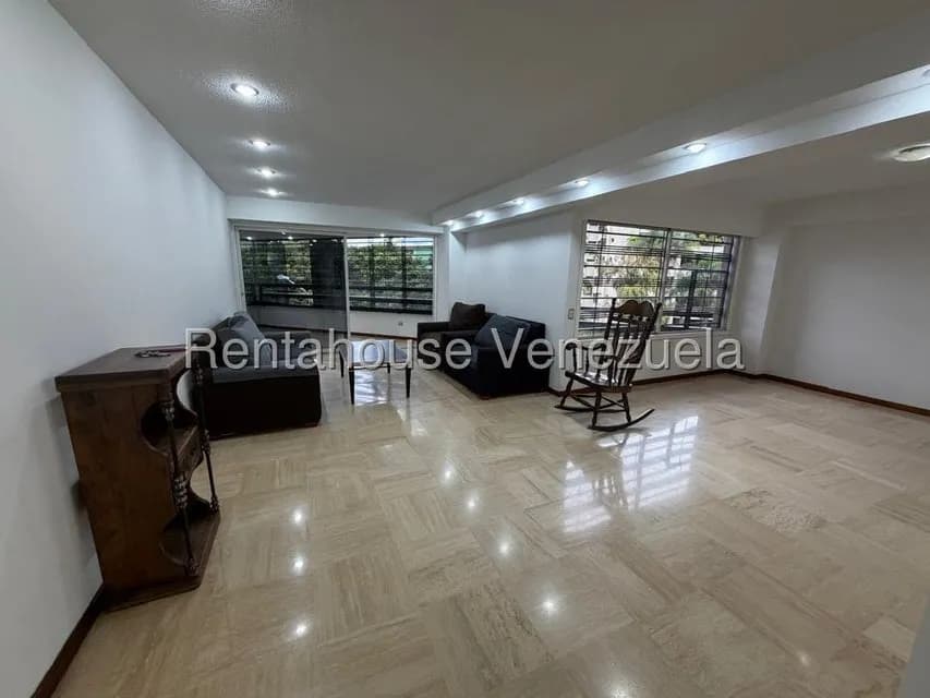 Apartamento (1 Nivel) en Alquiler en Los Chorros, Distrito Metropolitano