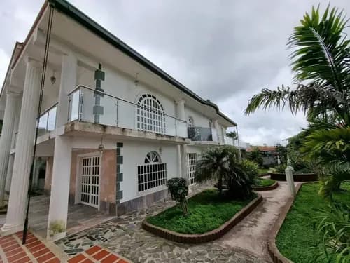 Hermosa Casa En Venta En La Urbanizacion Club De Campo San Antonio De Los Altos Miranda