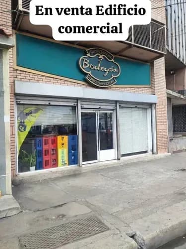 Edificio Comercial En Venta,consta De 2niveles Con Su Propia Planta Eléctrica