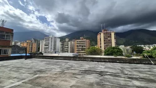 Edificio Industrial Comercial En Venta En La Urbina