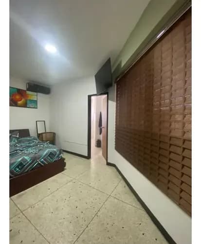 Edificio En Venta 850m², 5ta Av De Pérez Bonalde