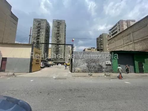 Terreno en venta - $1.8M