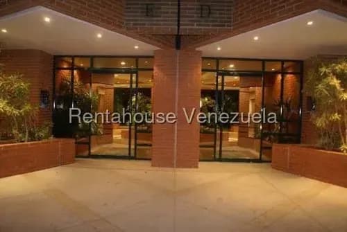Los Chorros En Venta Apartamento Con Una Vista Que Enamora Al Majestuoso Ávila. 4016