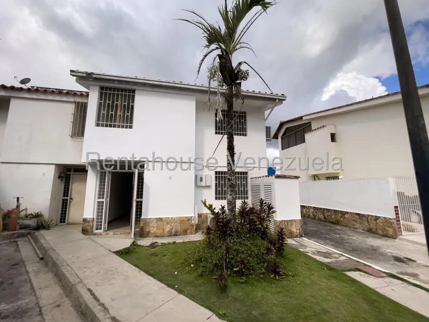 Townhouse (Multiples Niveles) en Alquiler en La Union, Distrito Metropolitano