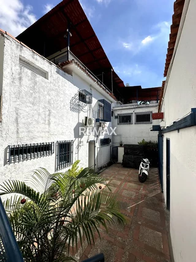 EN VENTA QUINTA COLINA EN LOS CHORROS