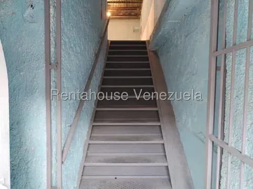 Local Comercial En Alquiler Con Excelente Oportunidad De Negocio En Valencia (#26-10829) Al Combinar La Visibilidad Y El Alto Trafico De La Avenida Cedeño. Cliente Directo